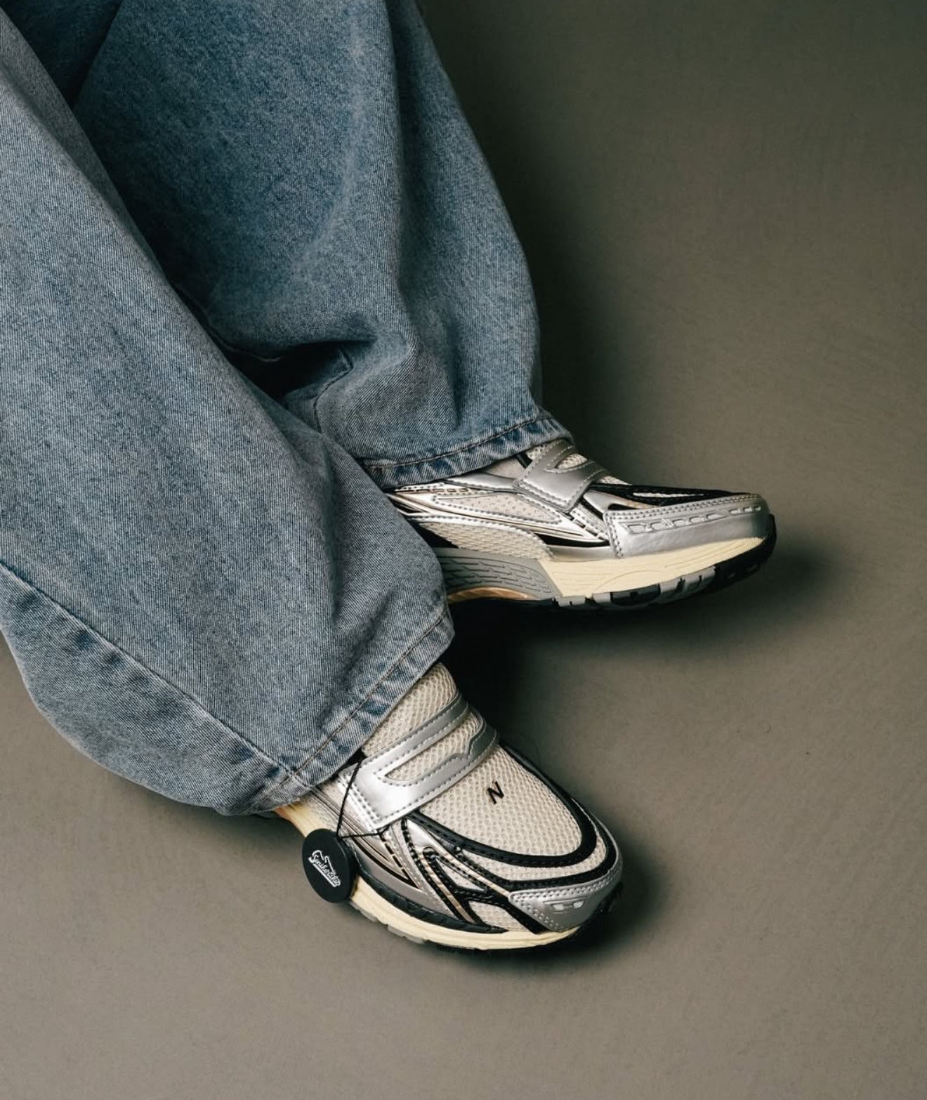 NB Balance 1906L Silver Metallic Cream
