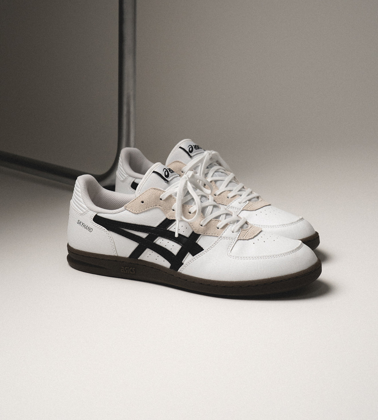 Skyhand OG White Black