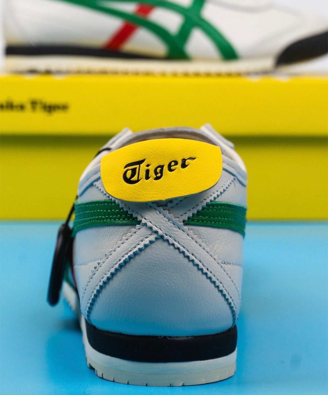 Mexico 66 SD Lace Up Birch Green Red Yellow