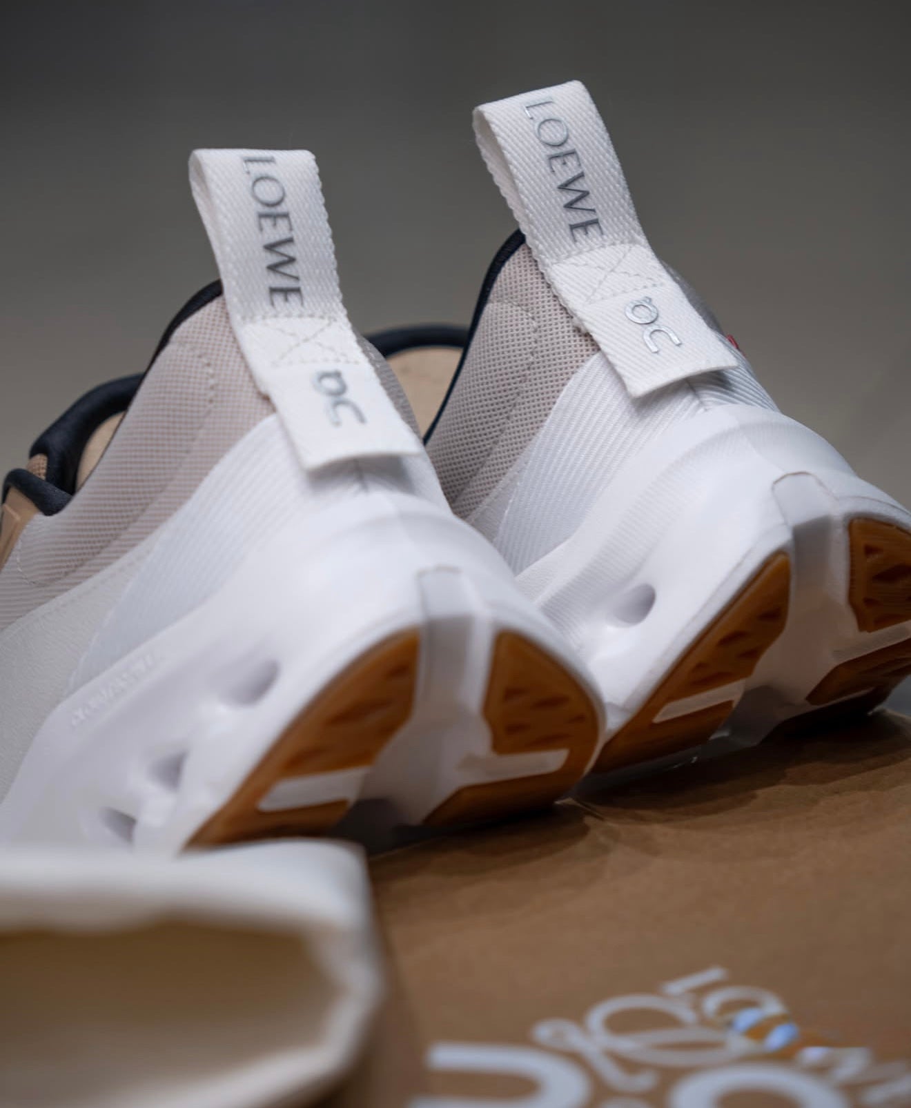 On Running Cloudtilt 2 LOEWE Tan White Gum