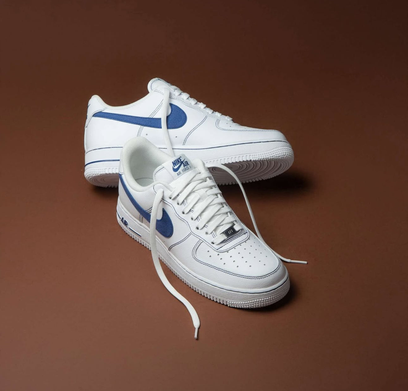 Airforce 1 Low '07 LV8 White Deep Royal Blue
