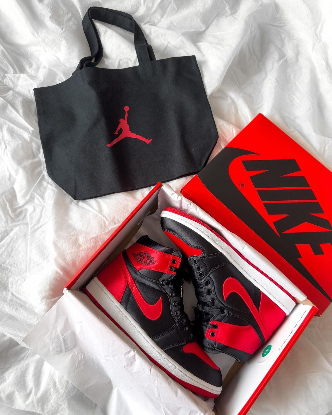 Air Jordan 1 High Satin Bred
