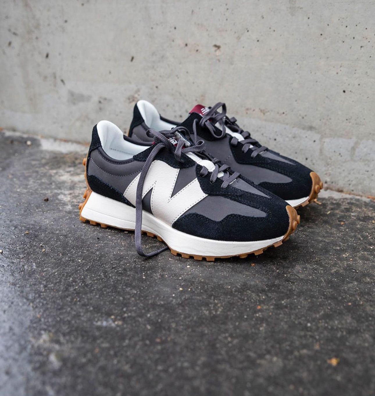 NB Balance 327 Black Moonbeam