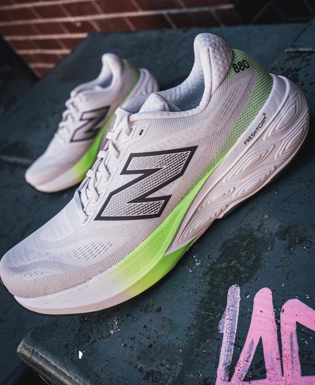 NB Balance x Fresh Foam 880v15 Electric Jade