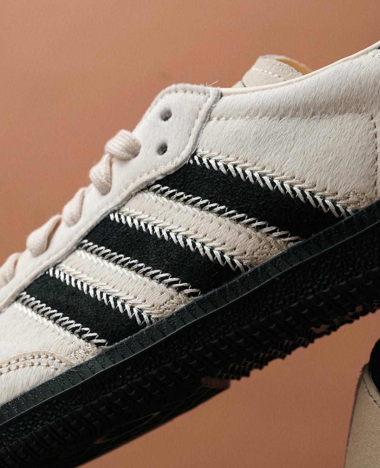 Samba OG Wonder White Black Pony