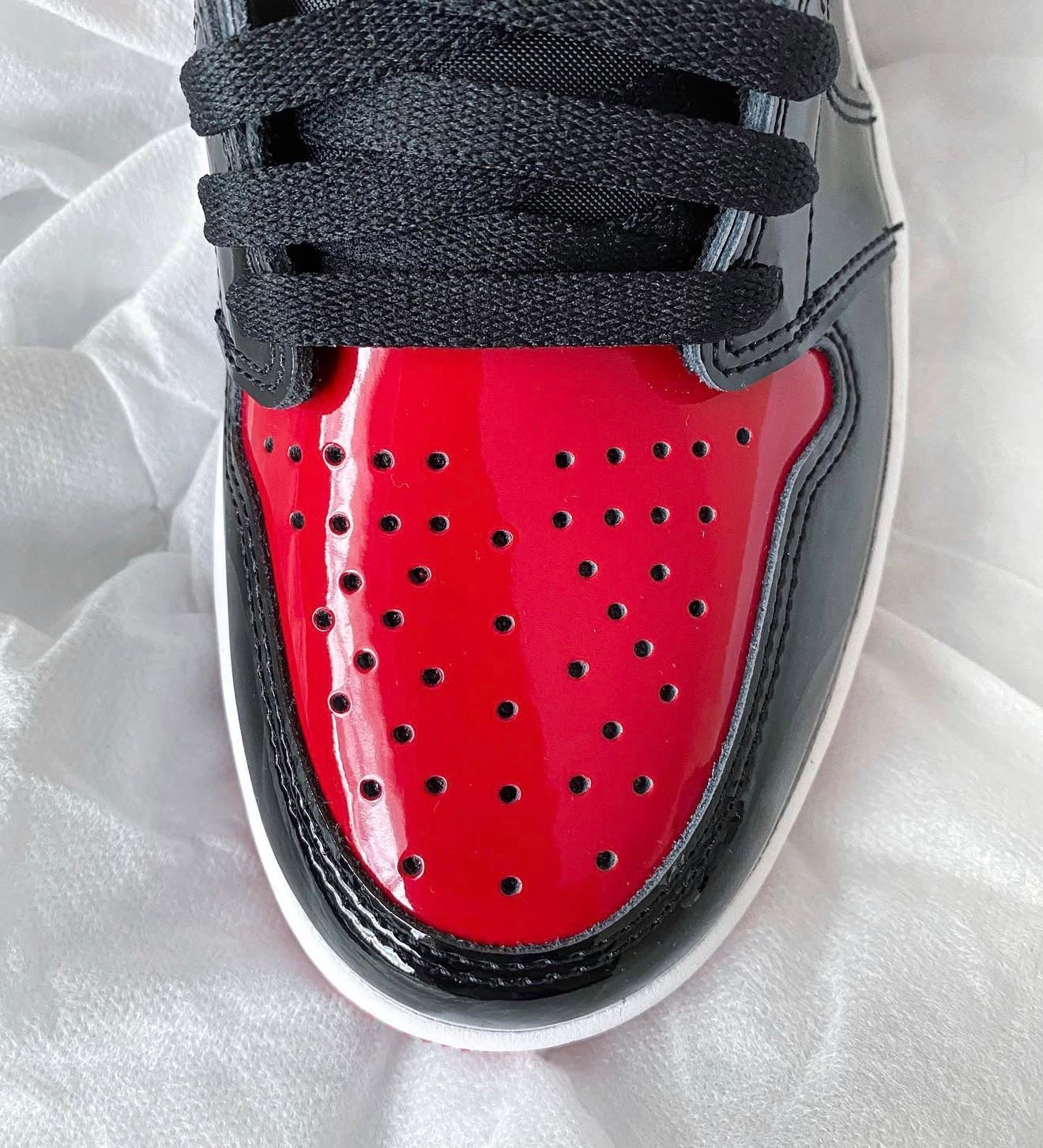 Air Jordan Retro 1 High Patent Bred