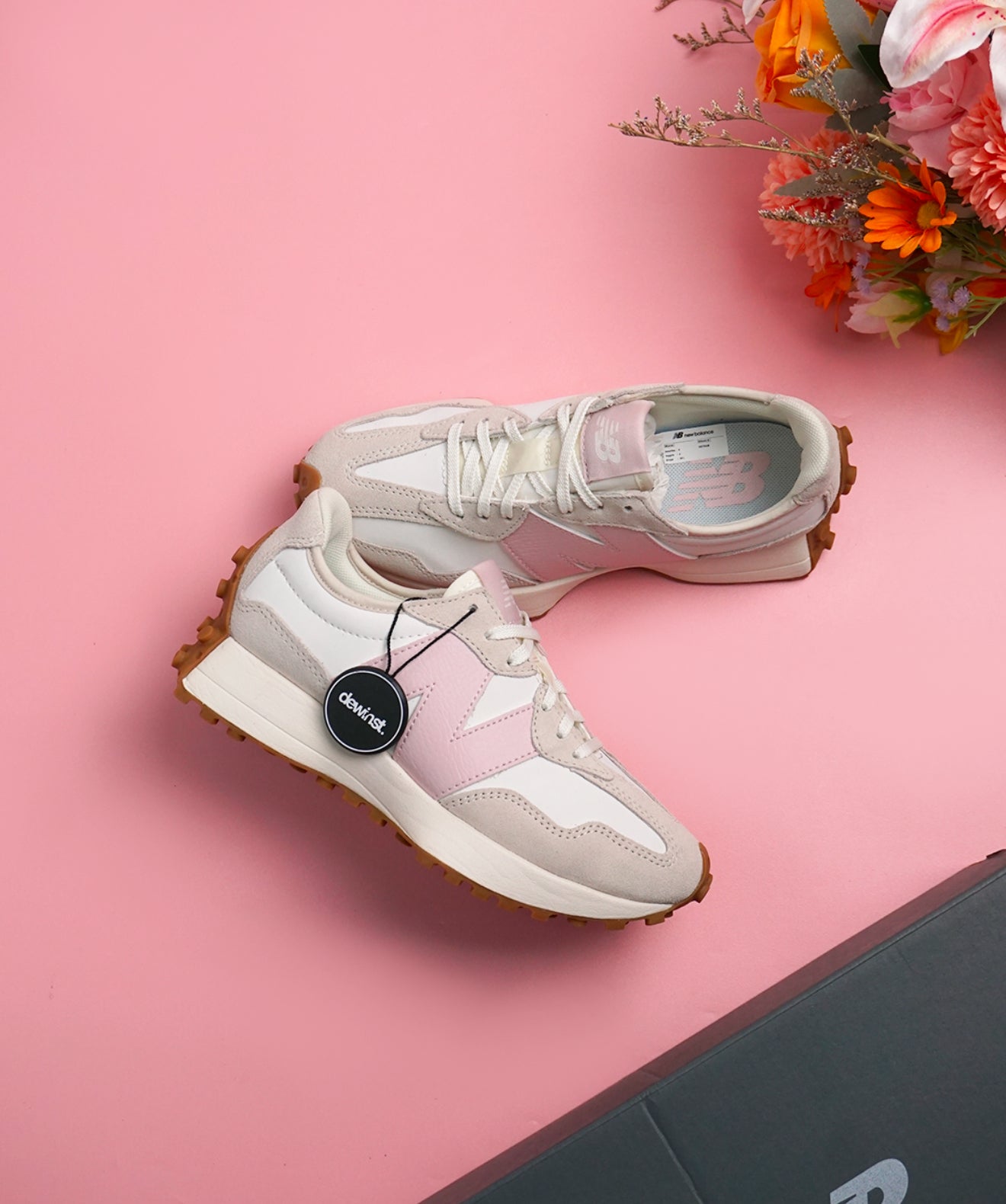 WMNs New Balance 327 Pink