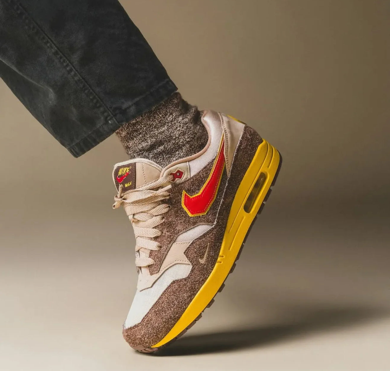 Airmax 1 SWOOSH Low Poly Big Head Origins