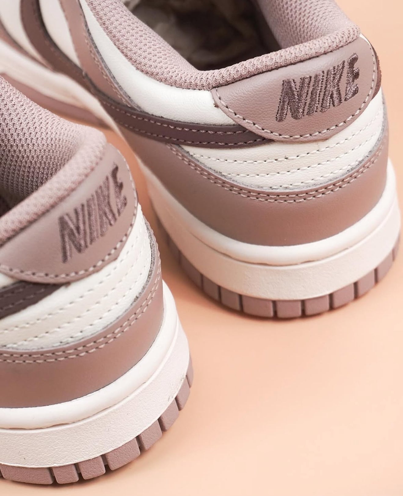 WMNs Dunk Diffused Taupe