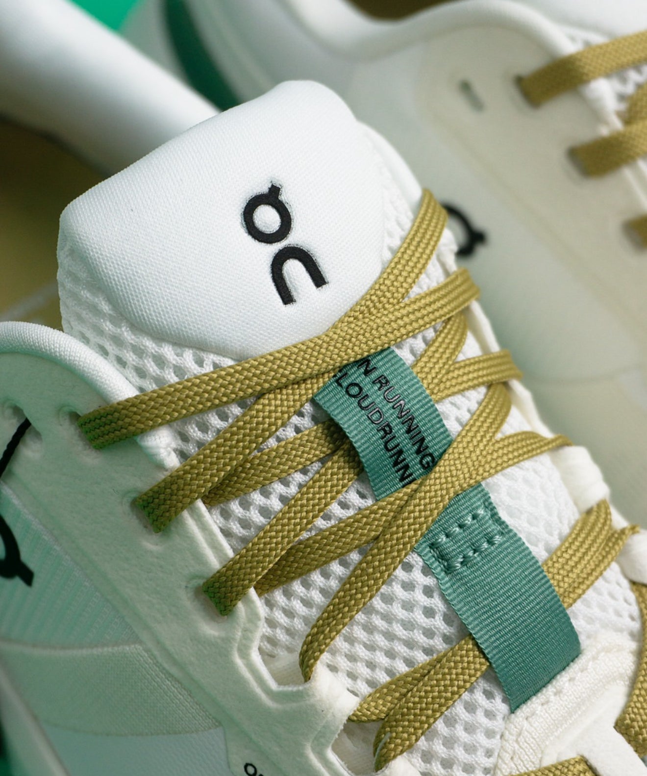 On Running Cloudrunner 2 Undyed Green
