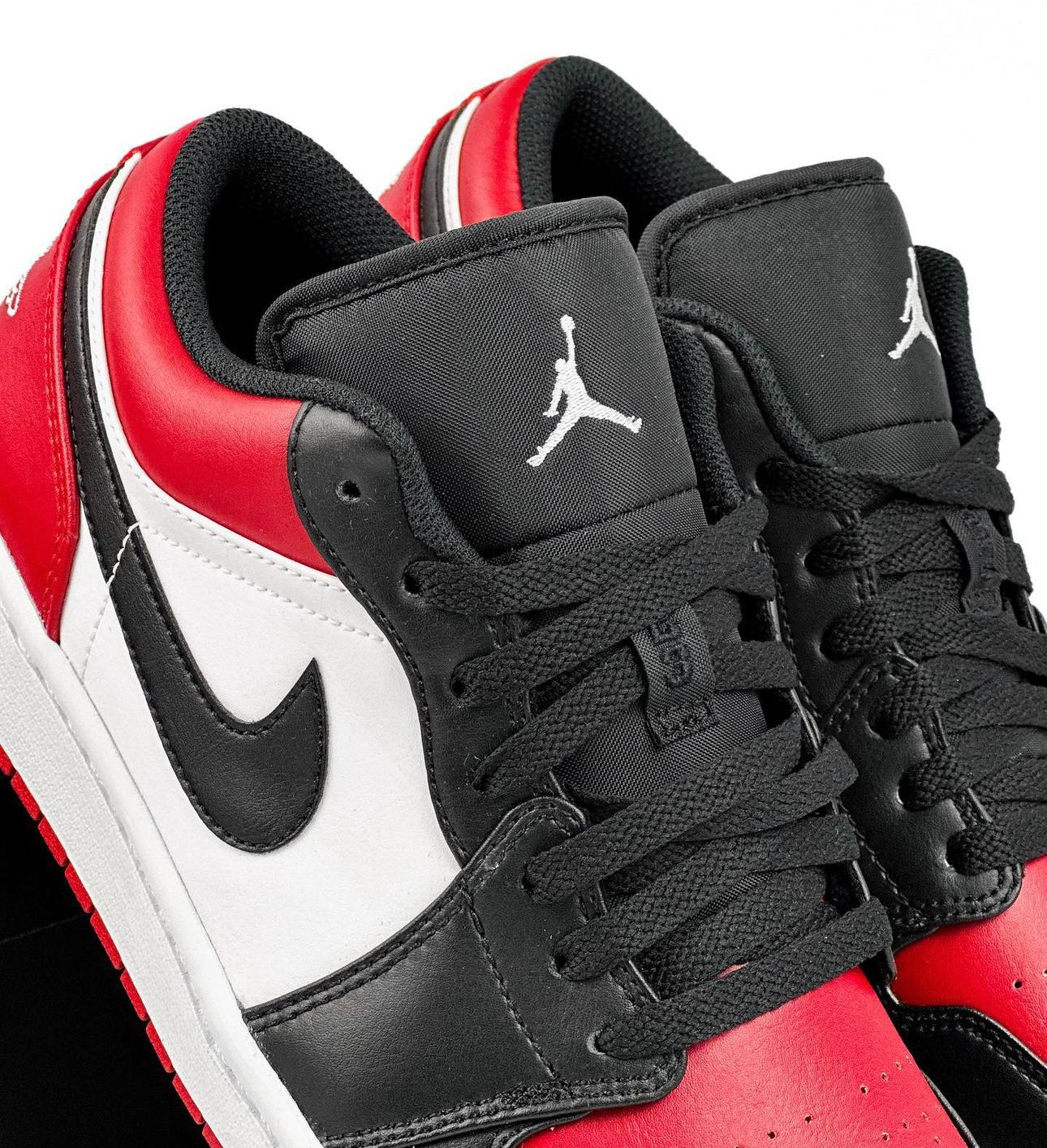 Air Jordan 1 Low Bred Toe