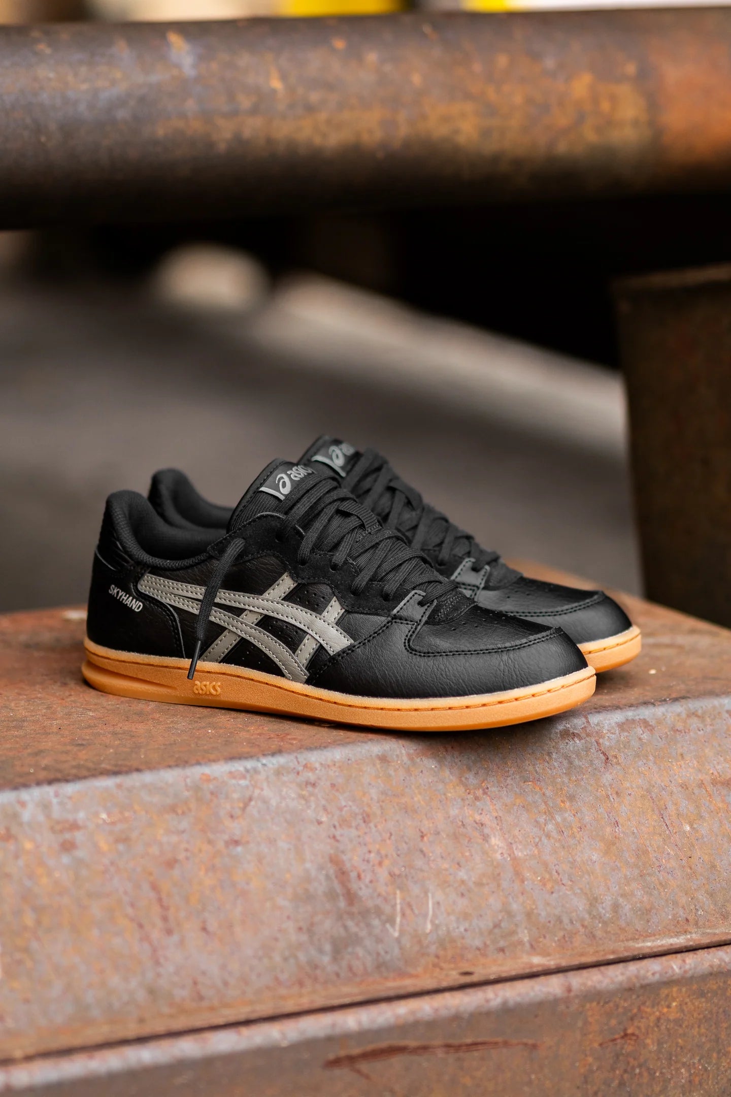 Asics Skyhand OG Black Truffle Grey
