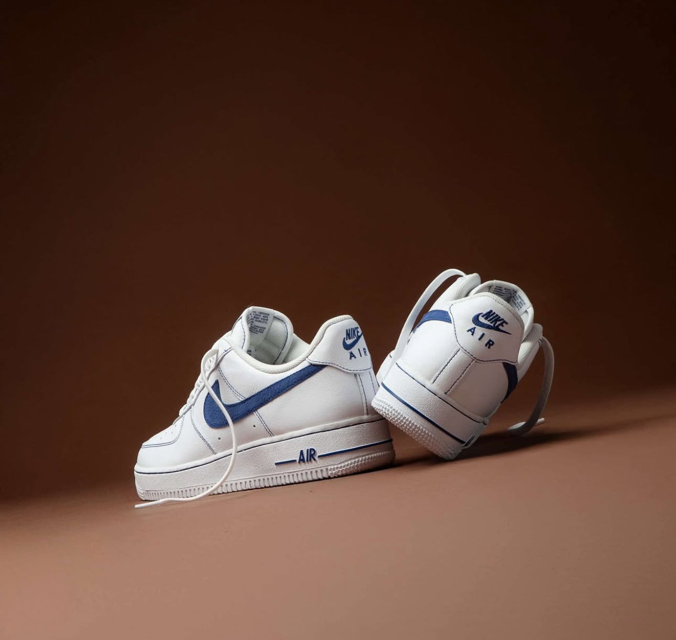 Airforce 1 Low '07 LV8 White Deep Royal Blue