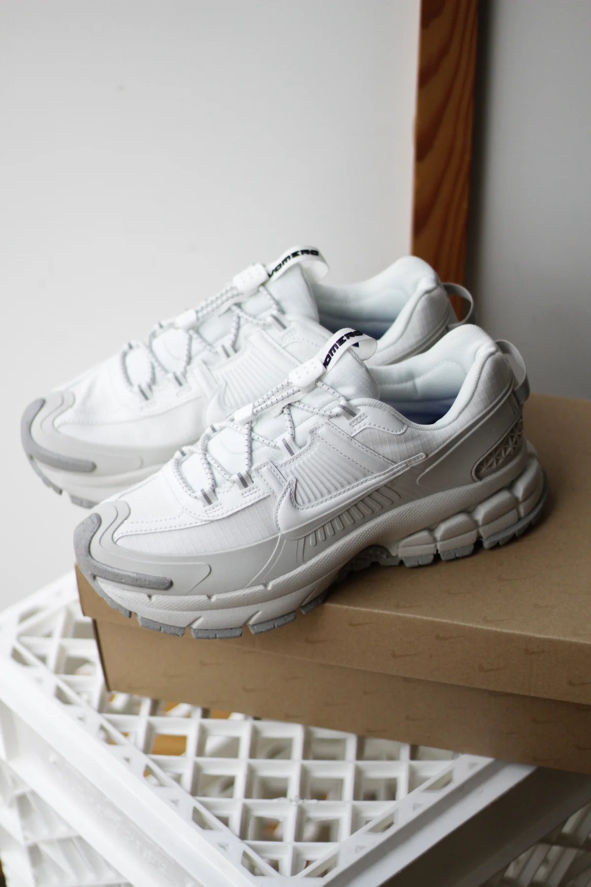 Zoom Vomero Roam Summit White