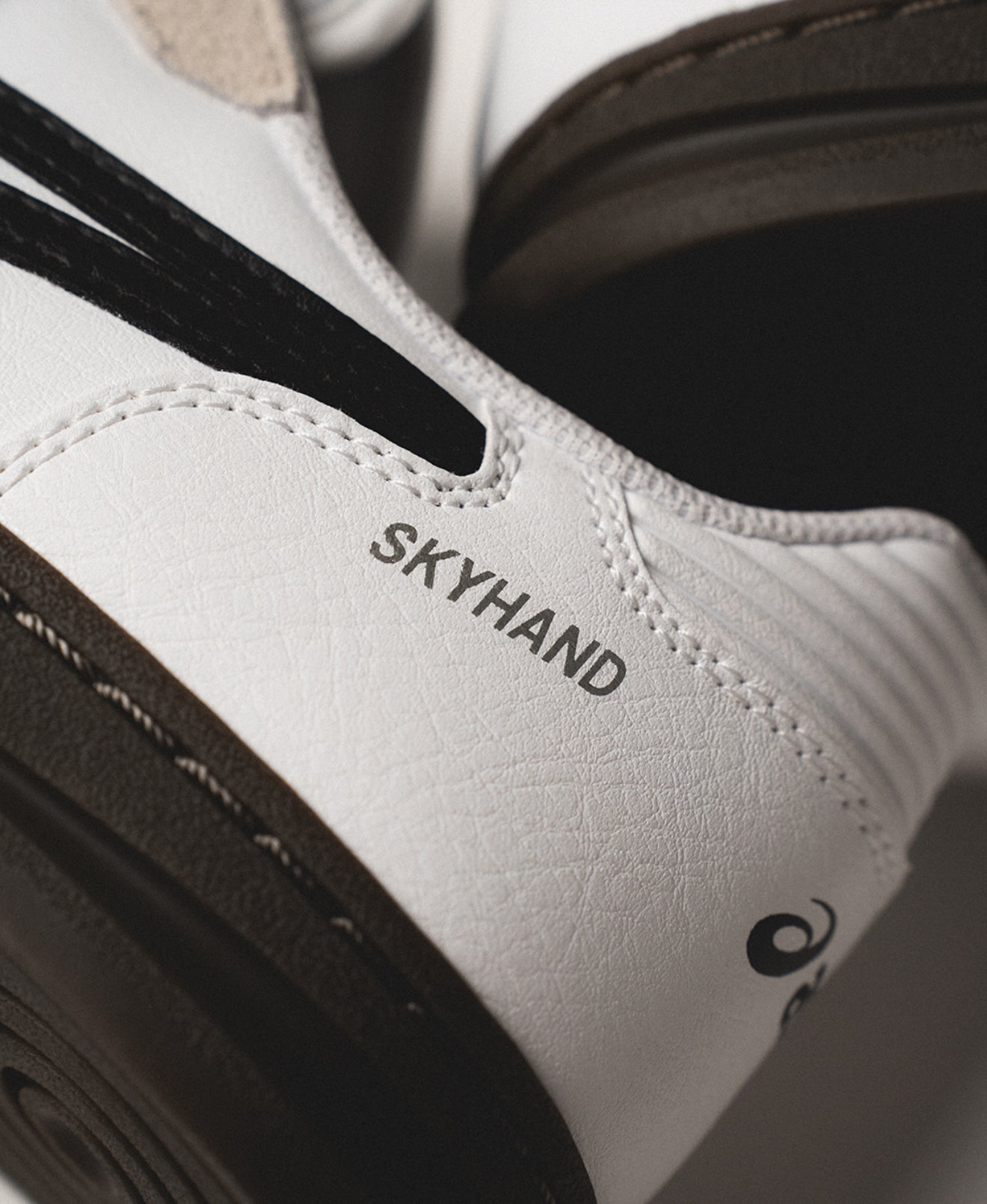 Skyhand OG White Black