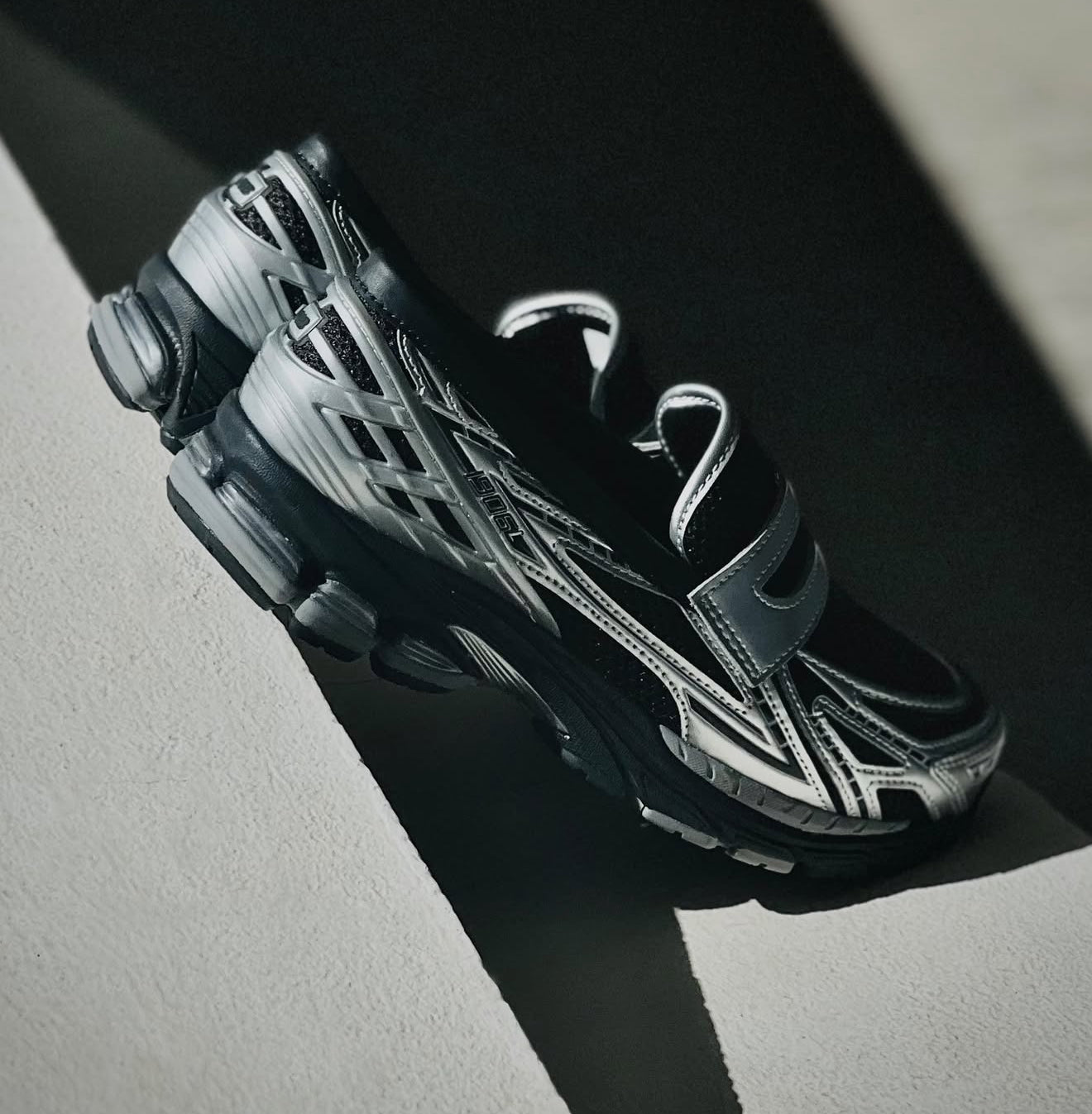 NB Balance 1906L Silver Metallic Black
