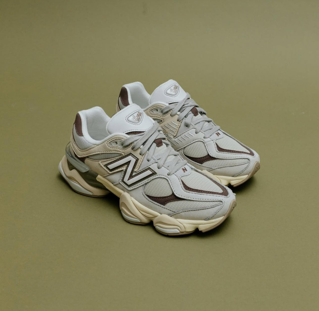 NB Balance 9060 Grey Matter Timberwolf