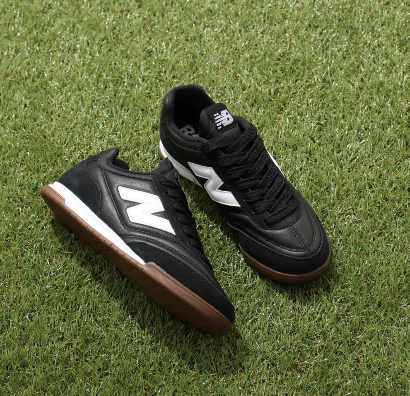 NB Balance RC42 Black White Gum