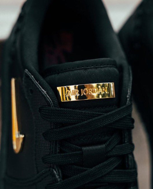 Air Jordan 1 Low Method of Make Black Metallic Gold