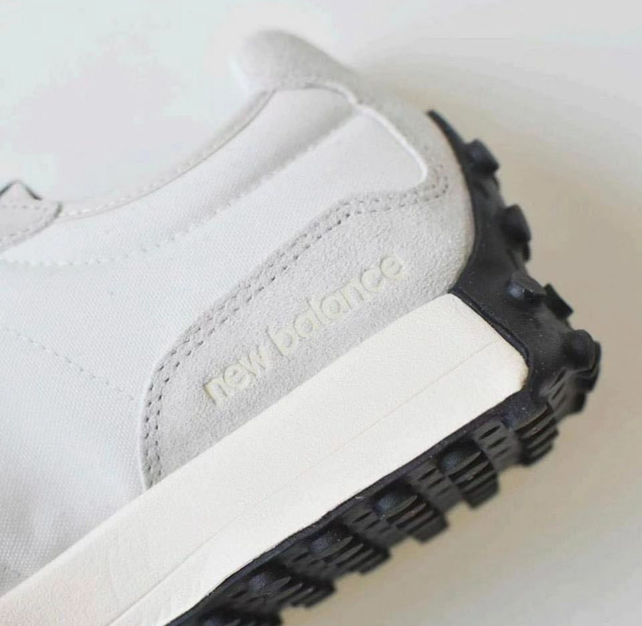 WMNs NB Balance 327 Grey White