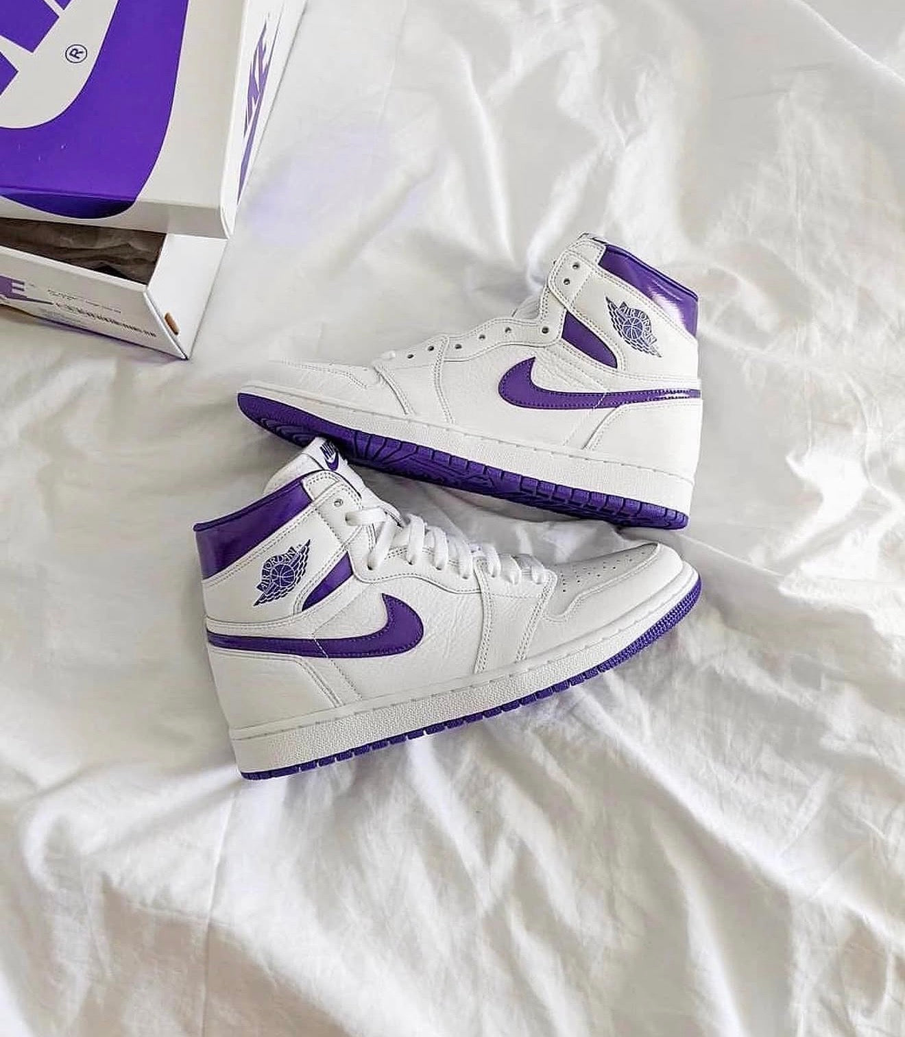 Air Jordan 1 Retro High Court Purple