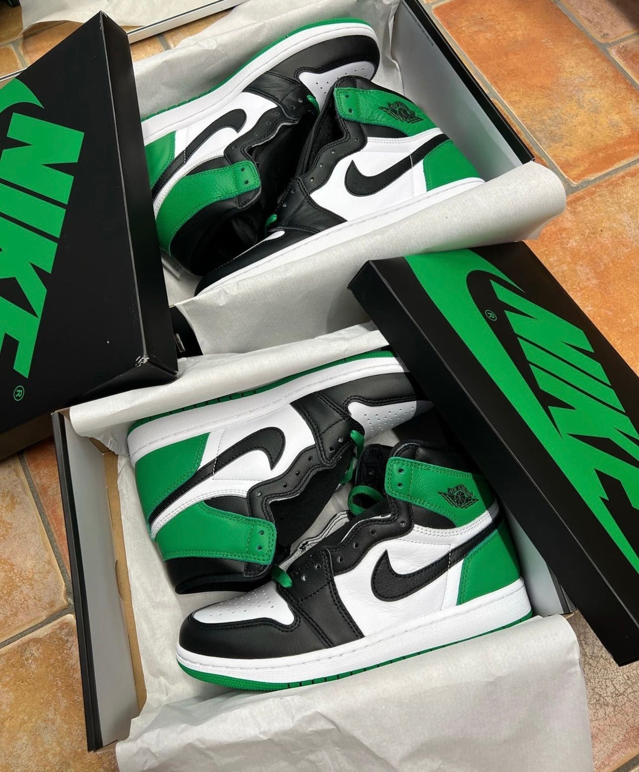 Air Jordan 1 High Black Lucky Green
