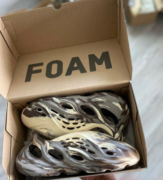 Yeezy Foam RNNR MX Cream Clay