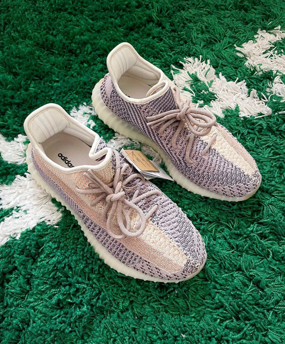 Yeezy Boost 350 v2 Ash Pearl