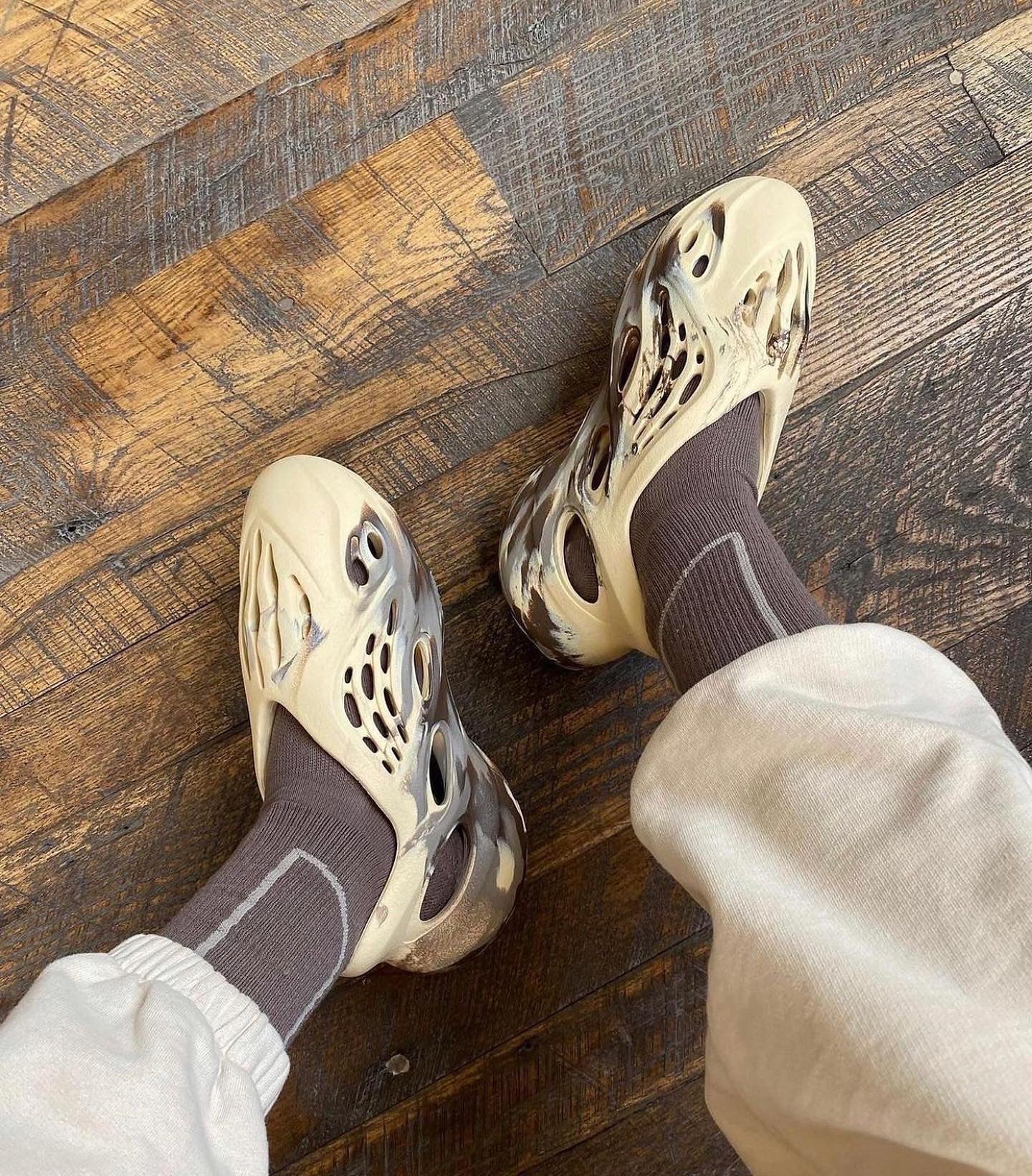 Yeezy Foam RNNR MX Cream Clay