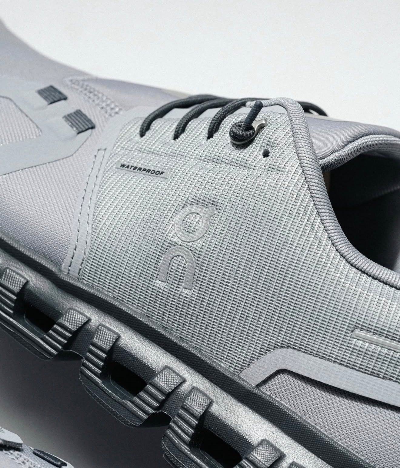 On Running Cloud 6 Waterproof Alloy Wolf