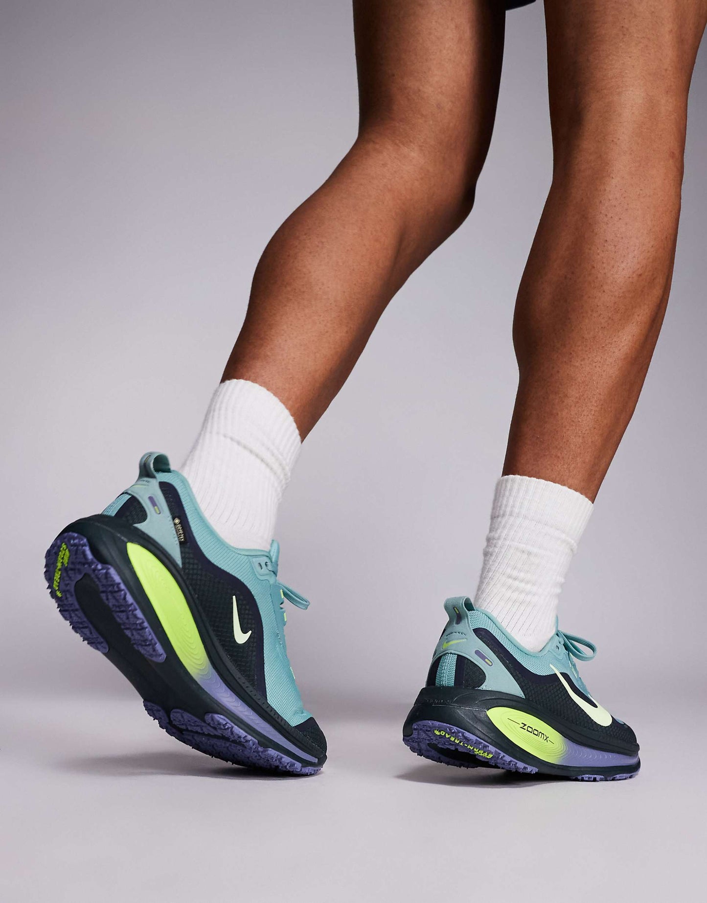 Vomero 18 Gore-Tex Seaweed Cannon Volt