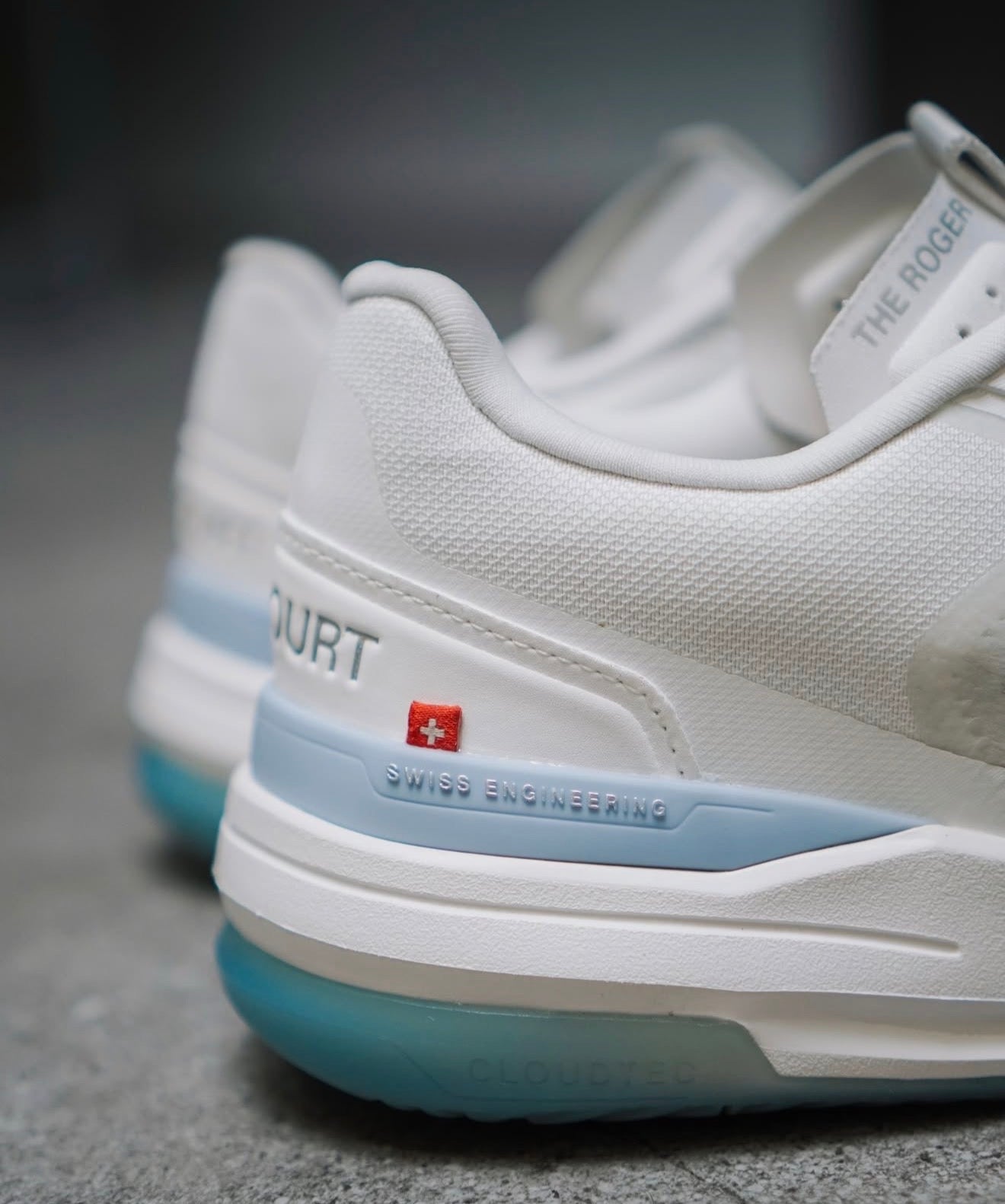 On The Roger Advantage Pro White Chambray