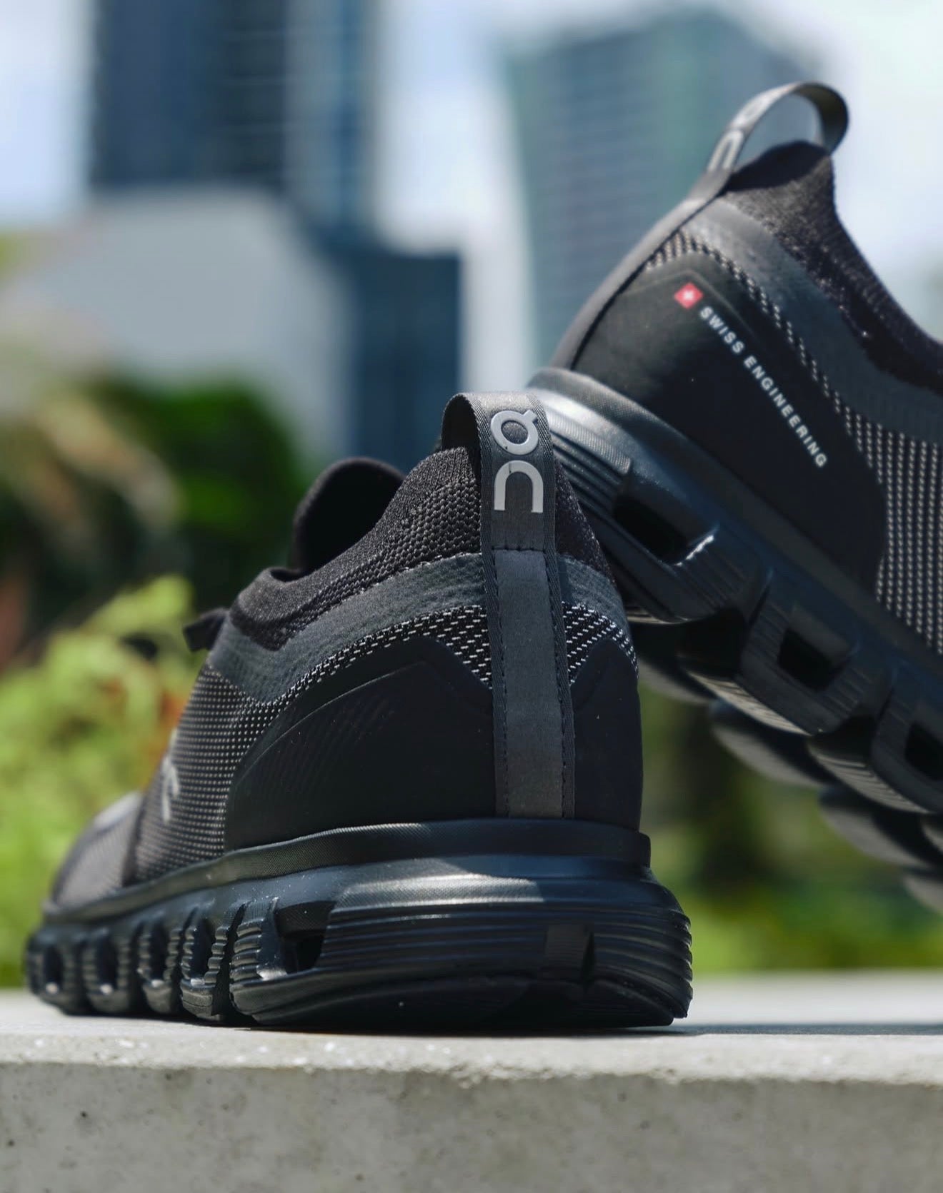 On Running Cloud 6 Versa Black Eclipse