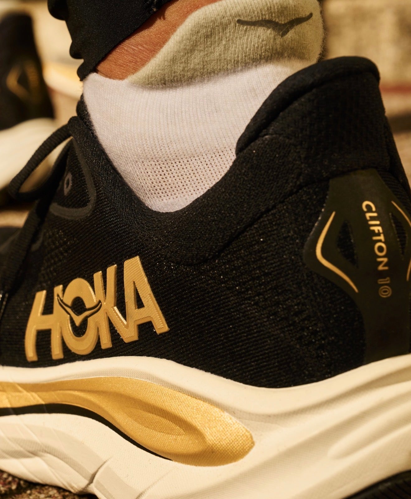 Hoka One One Clifton 10 Black Gold