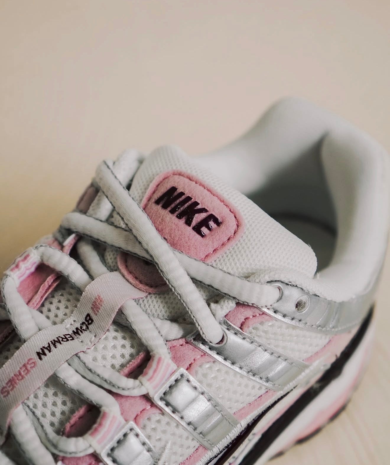 WMNs P6000 Silver Burgundy Plum Chalk