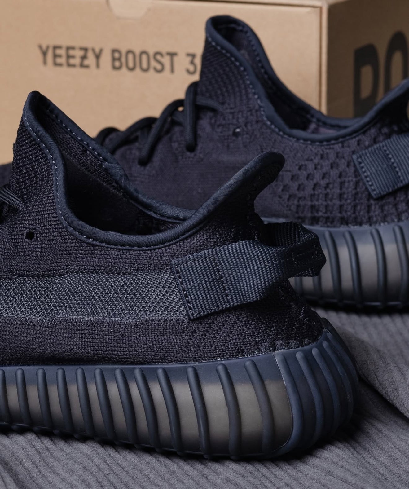 Yeezy Boost 350 V2 Onyx