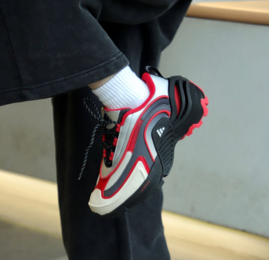 Wonder Runner Red Black