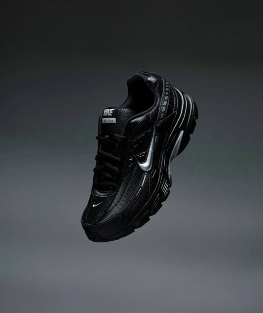 Initiator Black Metallic Silver