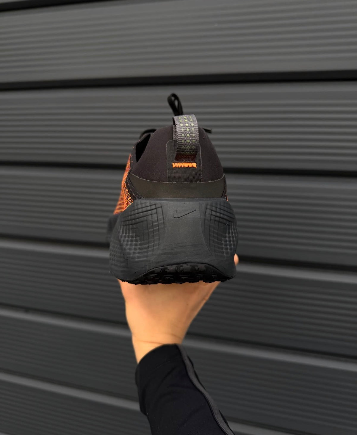 Ava Rover Premium Black Iron Grey Lava Glow