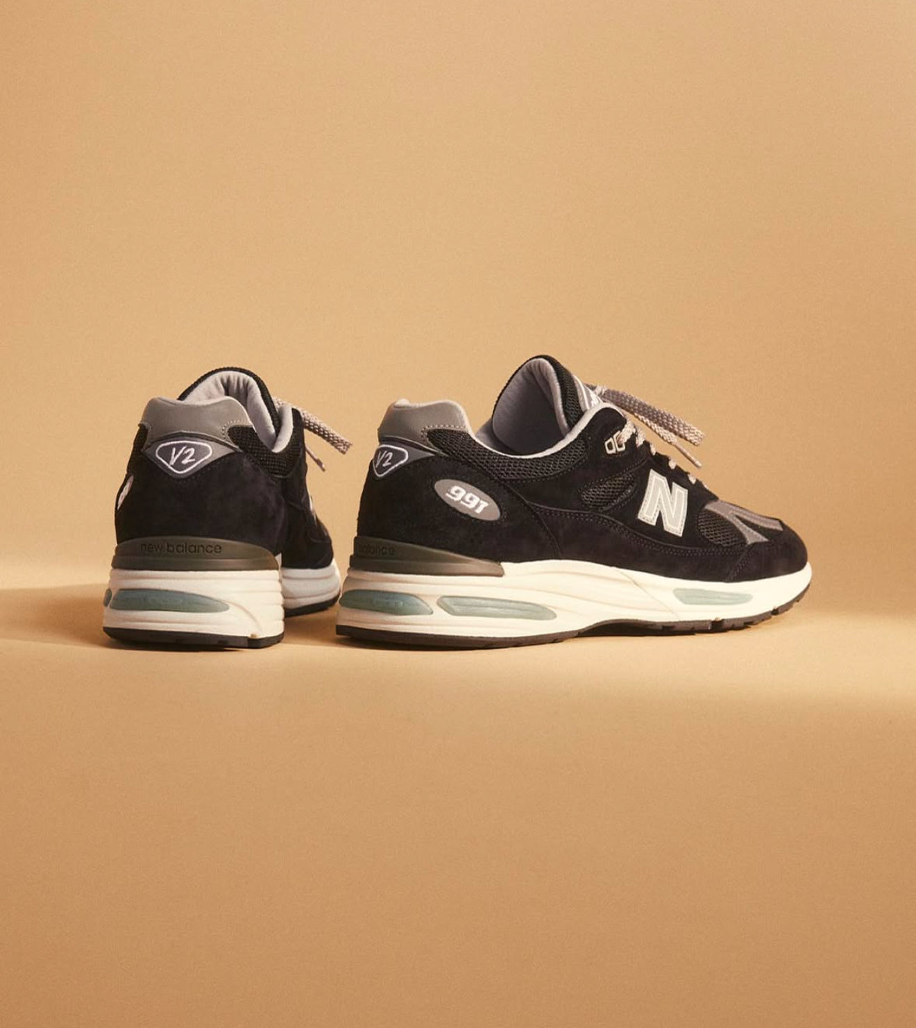 New Balance 991v2 MiUK Black Grey