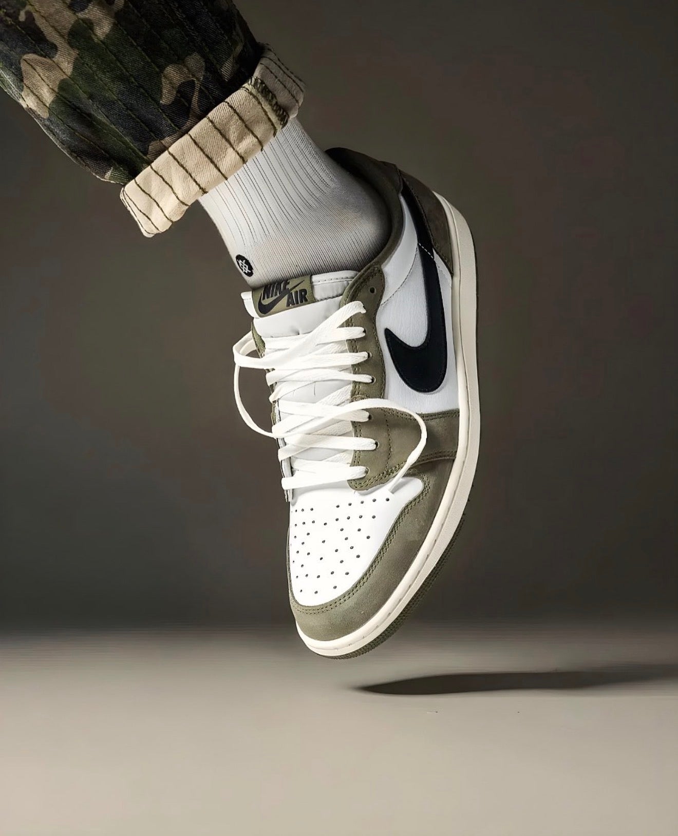 Air Jordan 1 Low Medium Olive