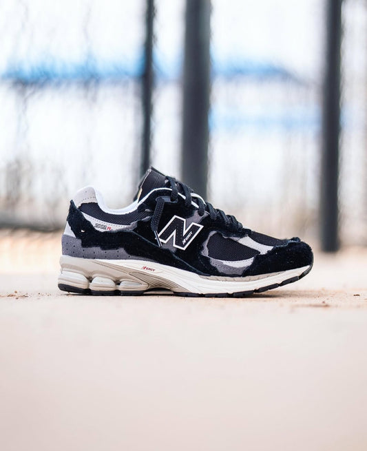 NB Balance 2002R Protection Pack Black Grey