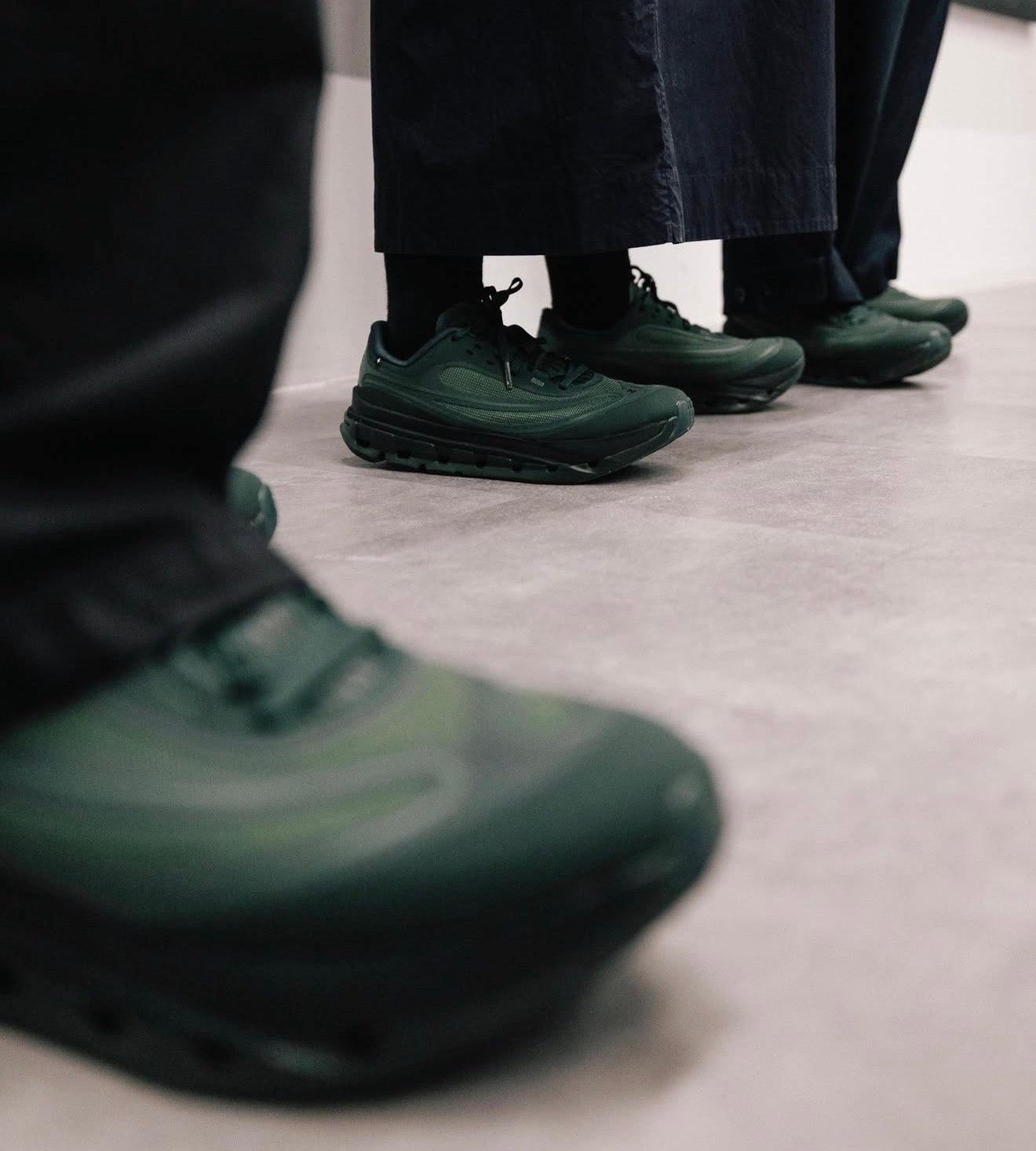 On Running Cloudflow 5 AD IKON Obsidian Evergreen