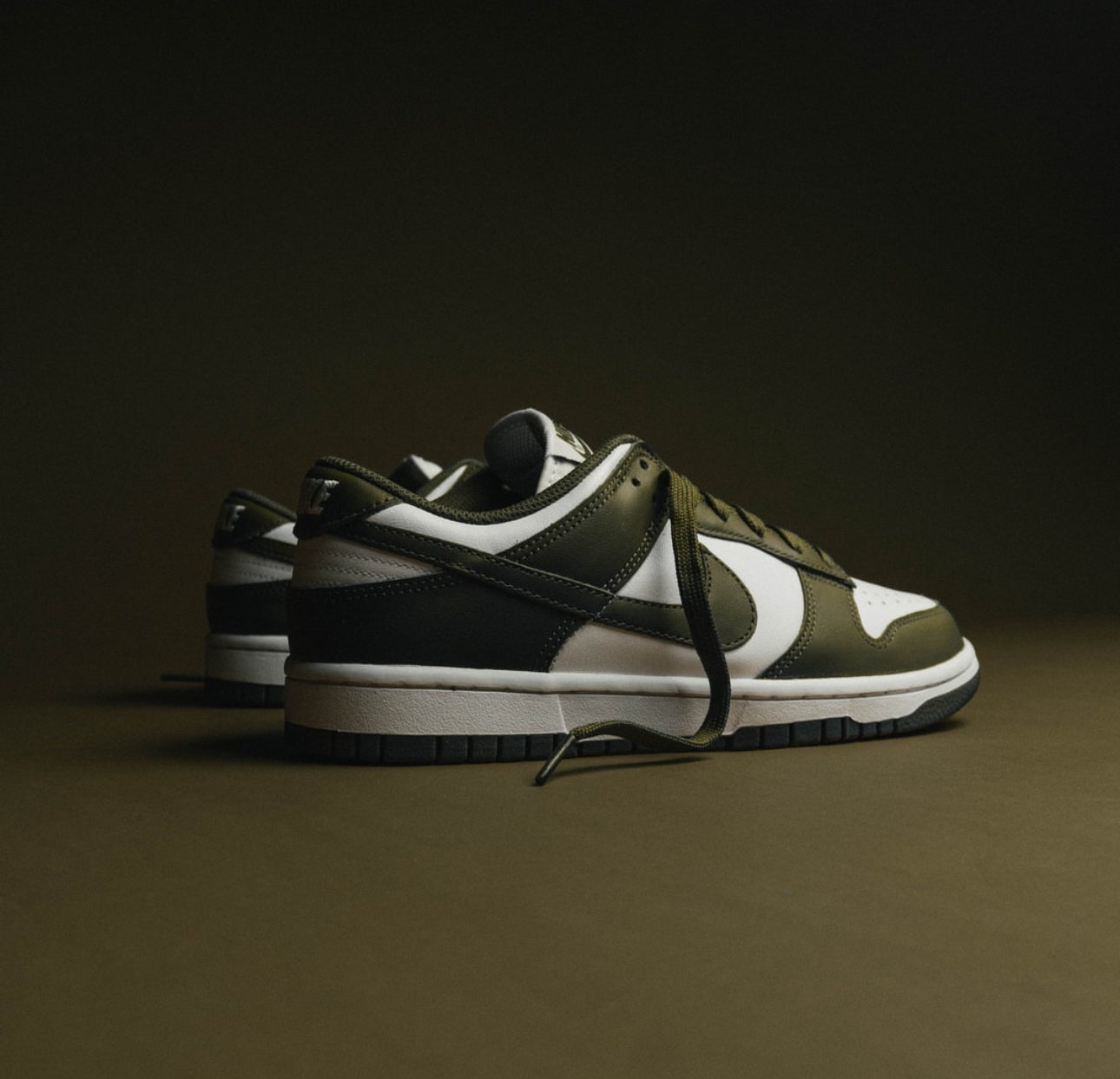 Dunk Low “ Medium Olive “