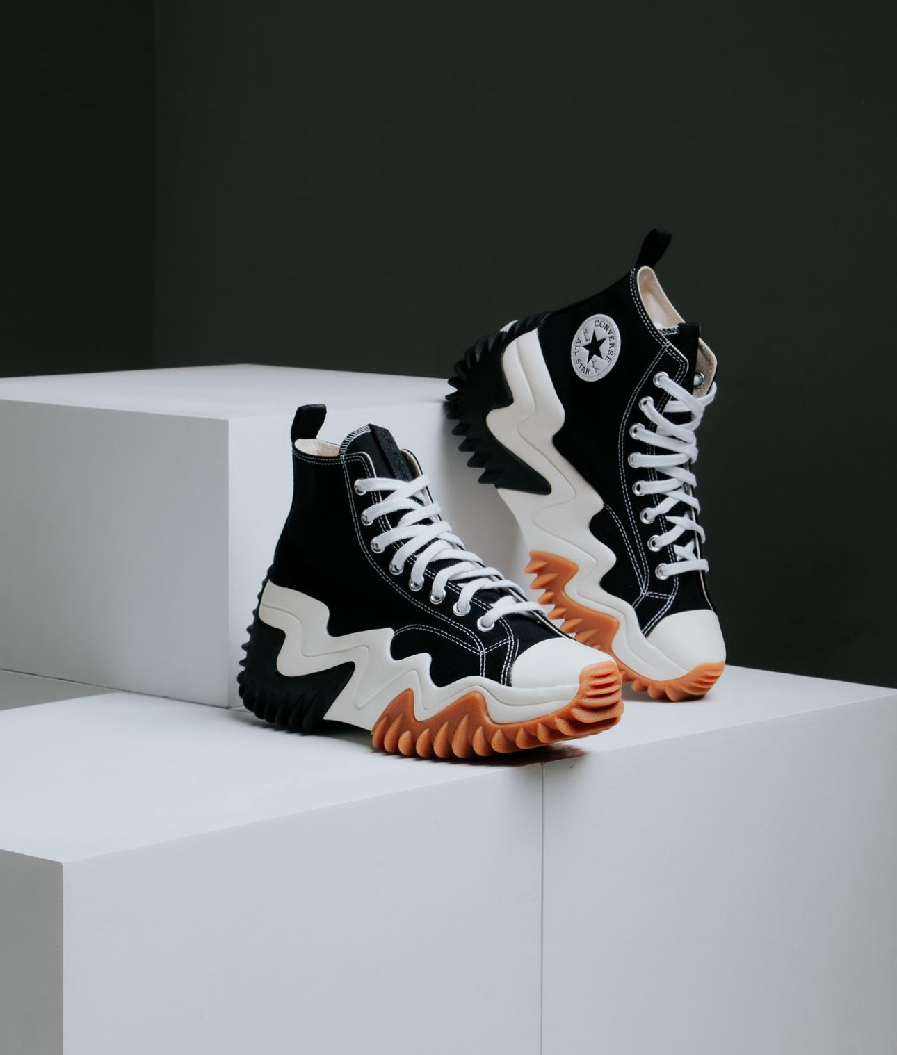 Converse Run Star Motion Hi “ Black / White “