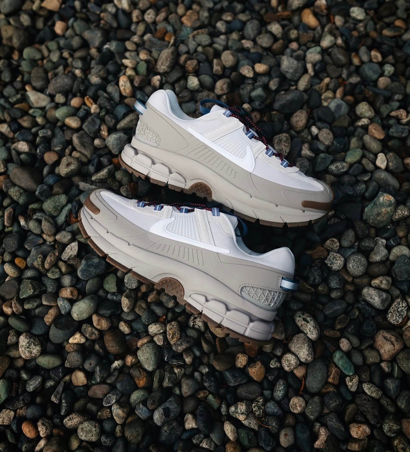 Zoom Vomero Roam College Grey