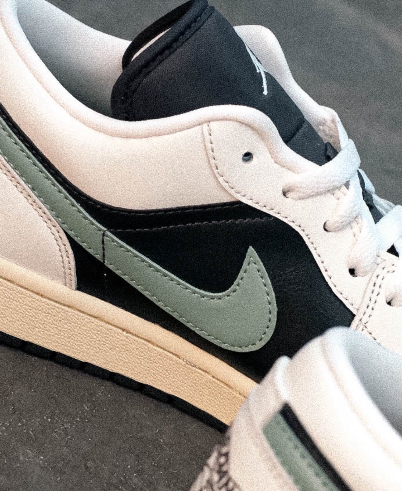 Air Jordan 1 Low Jade Smoke