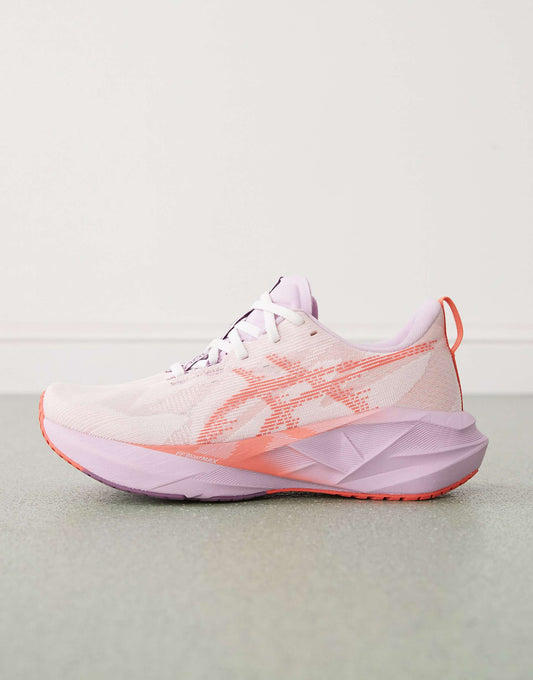 WMNs Novablast 5 White Coral Reef