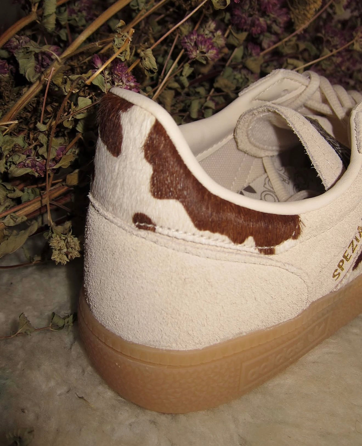 Handball Spezial Wonder White Cow Stripes