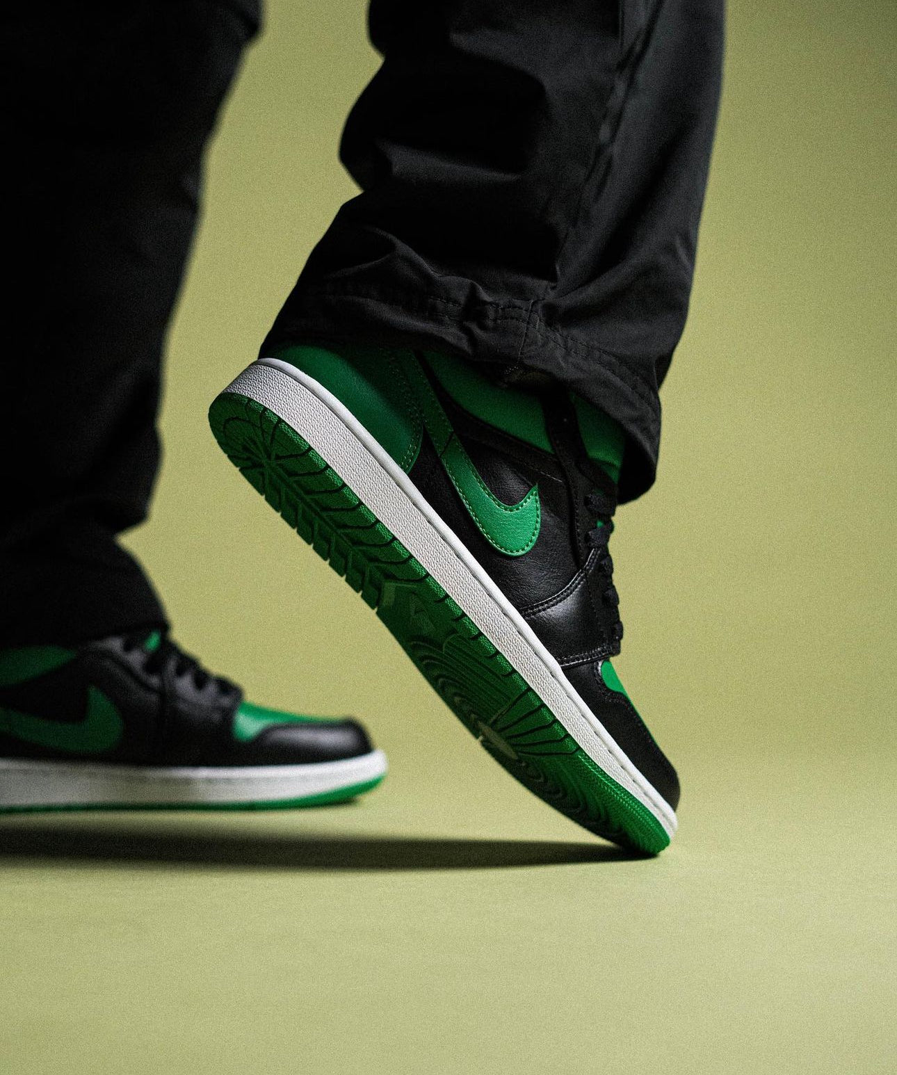 Air Jordan 1 Low “ Lucky Green “